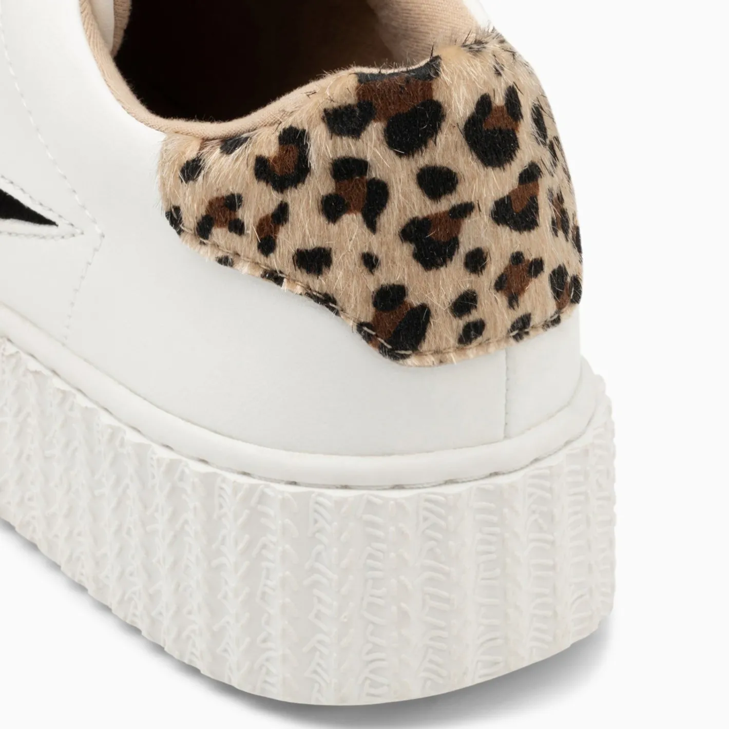 Vanessa Wu Baskets Eclair Angela Blanc Et Zebre A Scratchs Or
