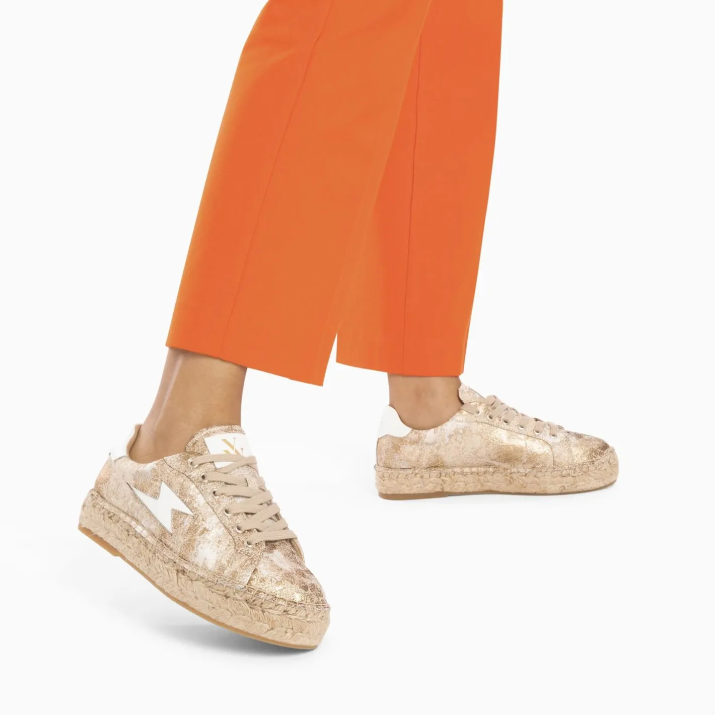 Vanessa Wu Baskets Eclair April Or Et Blanc A Semelle Espadrille Discount