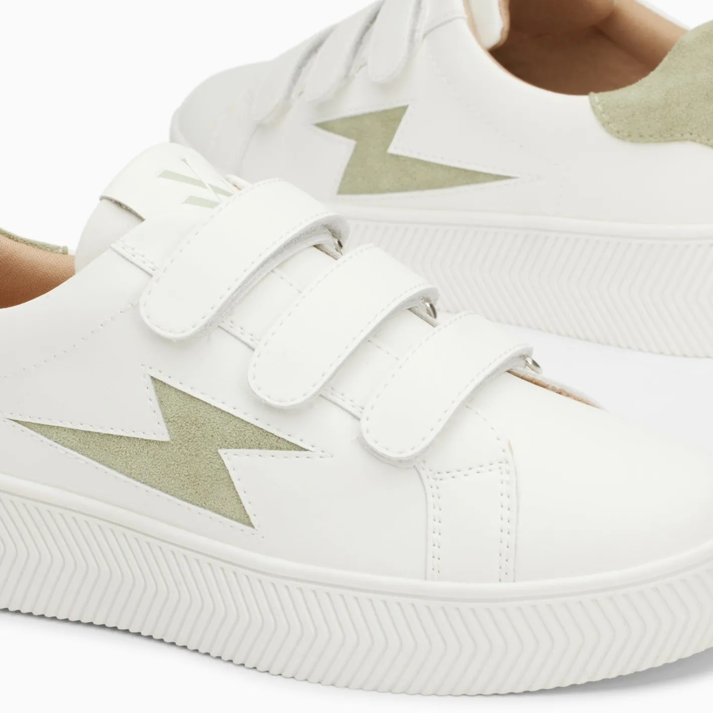 Vanessa Wu Baskets Eclair Camelia Blanc Et Vert Amande A Scratchs