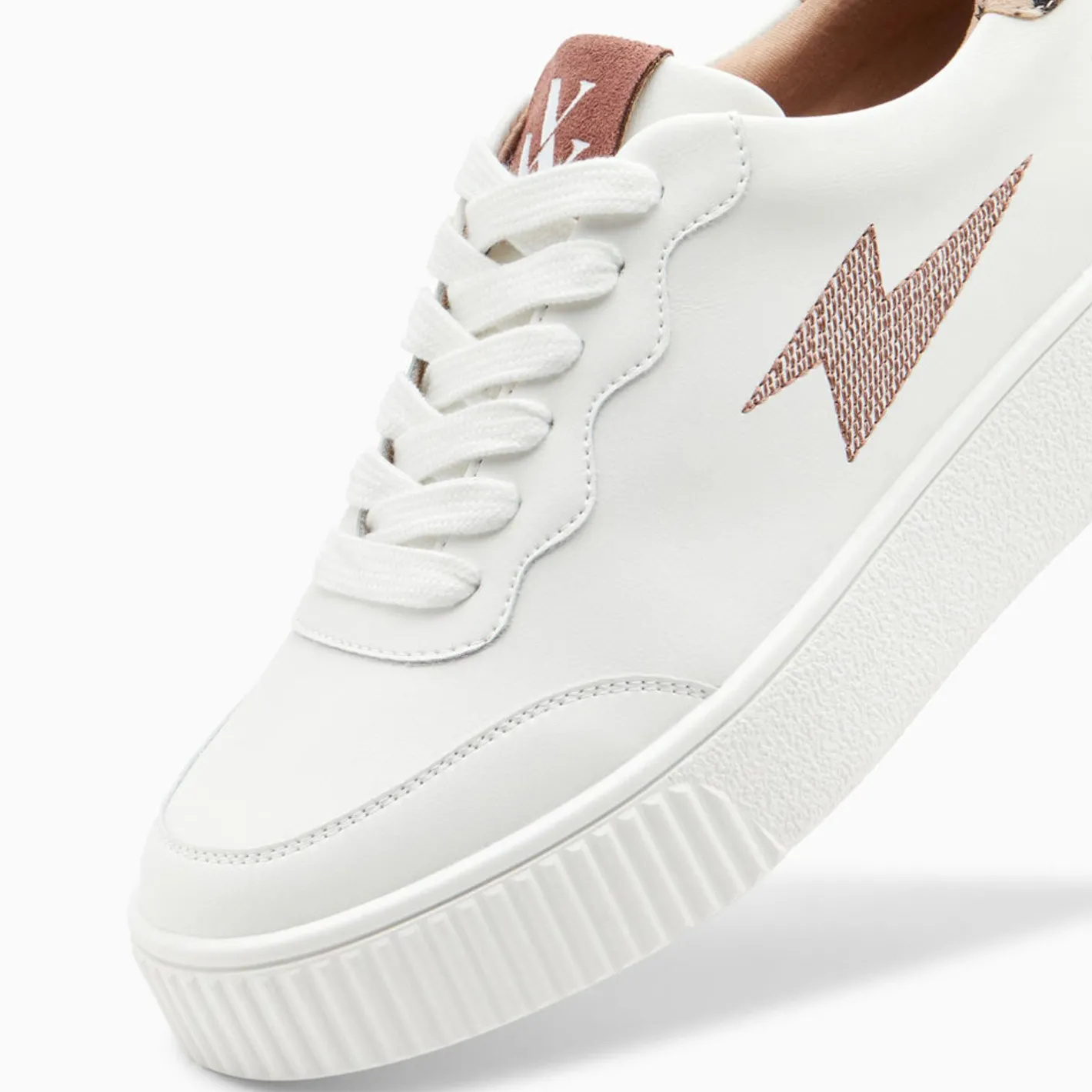 Vanessa Wu Baskets Eclair Carolane Blanc Et Leopard A Lacets Discount