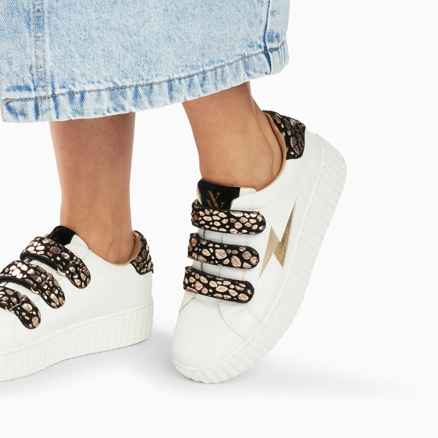Vanessa Wu Baskets Eclair Daisy Blanc Et Or A Scratchs Leopard