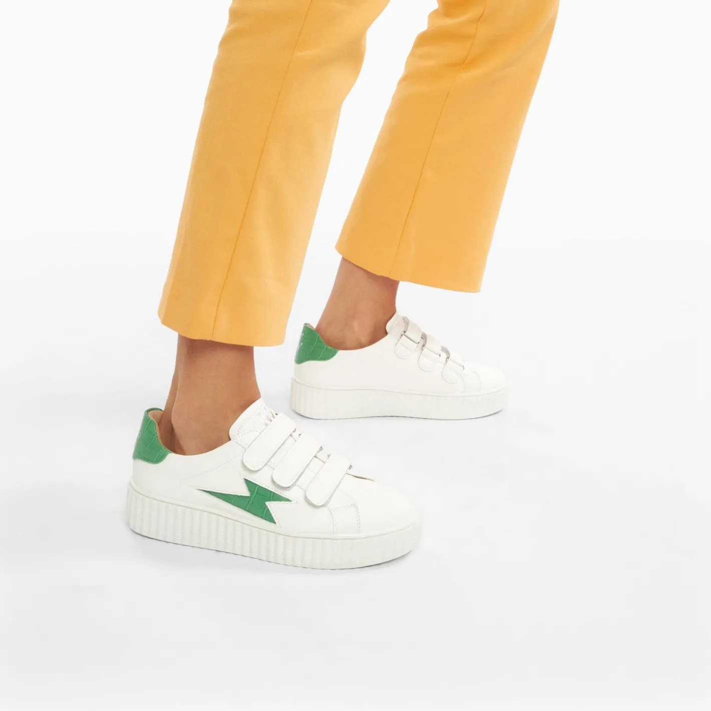 Vanessa Wu Baskets Eclair Elsa Blanc Et Vert Menthe Croco A Scratchs Outlet