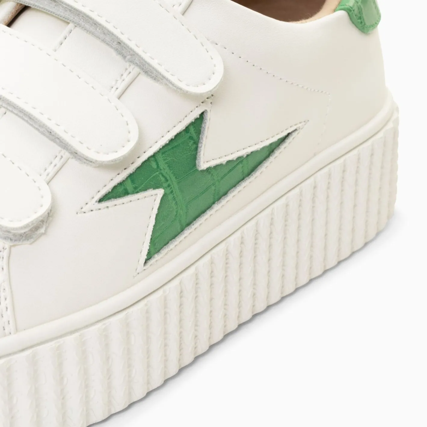Vanessa Wu Baskets Eclair Elsa Blanc Et Vert Menthe Croco A Scratchs Outlet