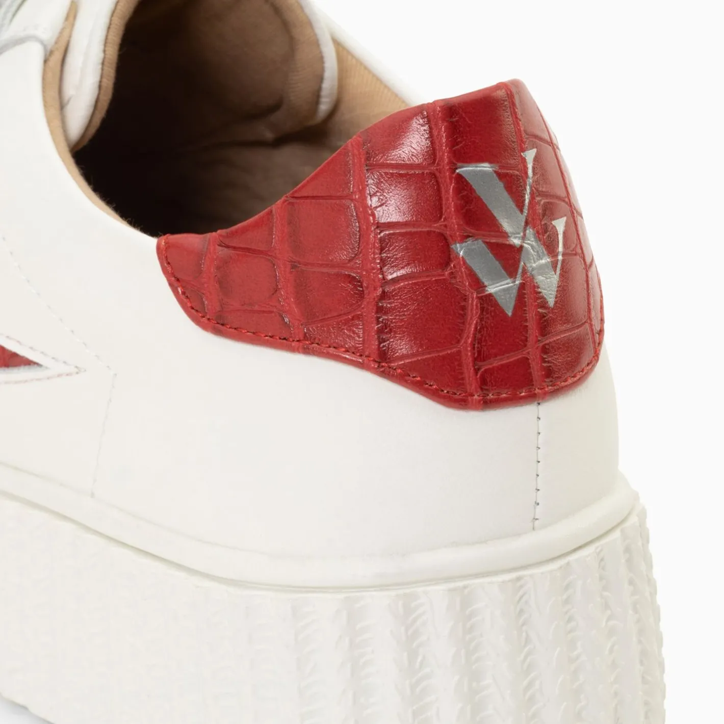 Vanessa Wu Baskets Eclair Elsa Blanc Et Rouge Croco A Scratchs