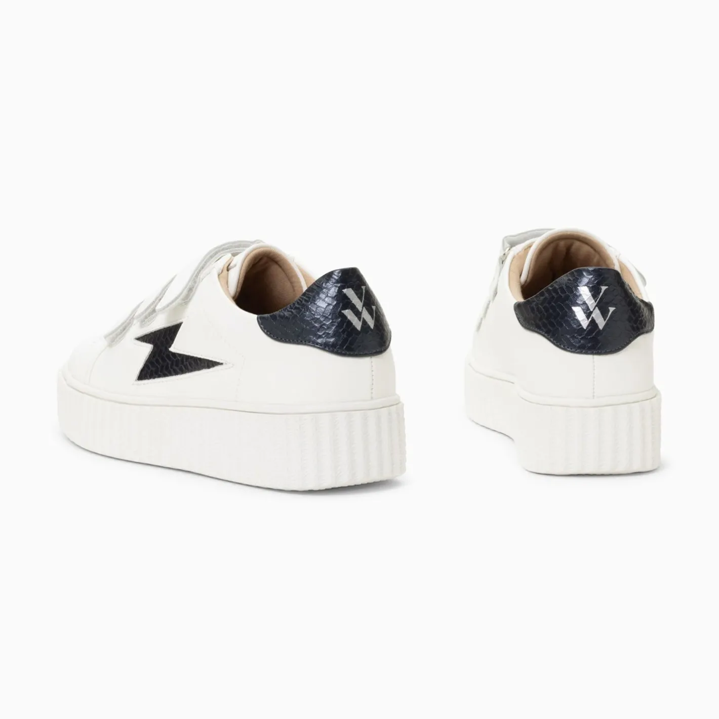 Vanessa Wu Baskets Eclair Eva Blanc Et Bleu Marine Serpent A Scratchs Sale