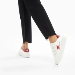 Vanessa Wu Baskets Eclair Eva Blanc Et Bordeaux Serpent A Scratchs Sale