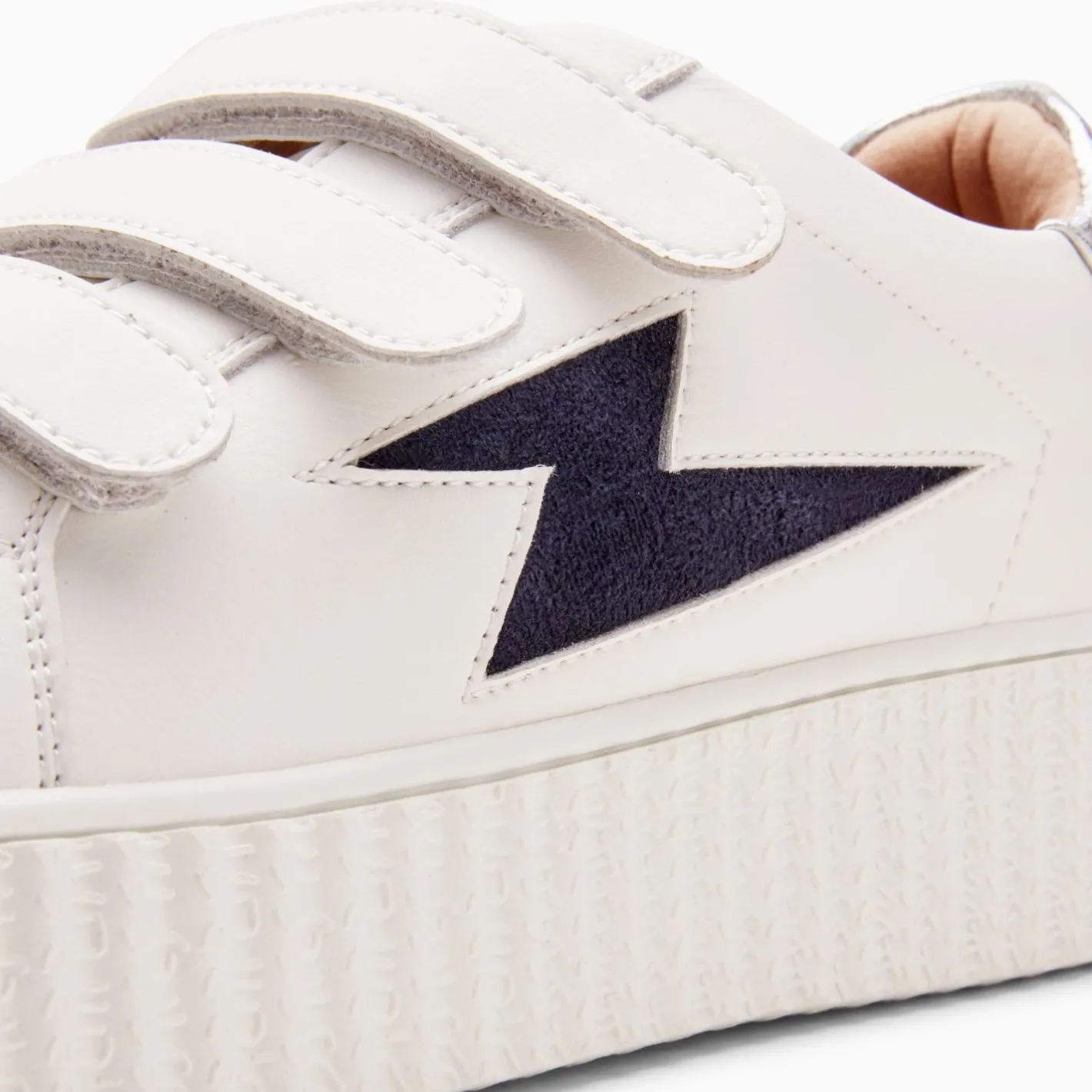 Vanessa Wu Baskets Eclair Kim Blanc Et Bleu Marine A Scratchs