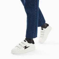 Vanessa Wu Baskets Eclair Larissa Blanc Et Noir Satin A Scratchs Outlet