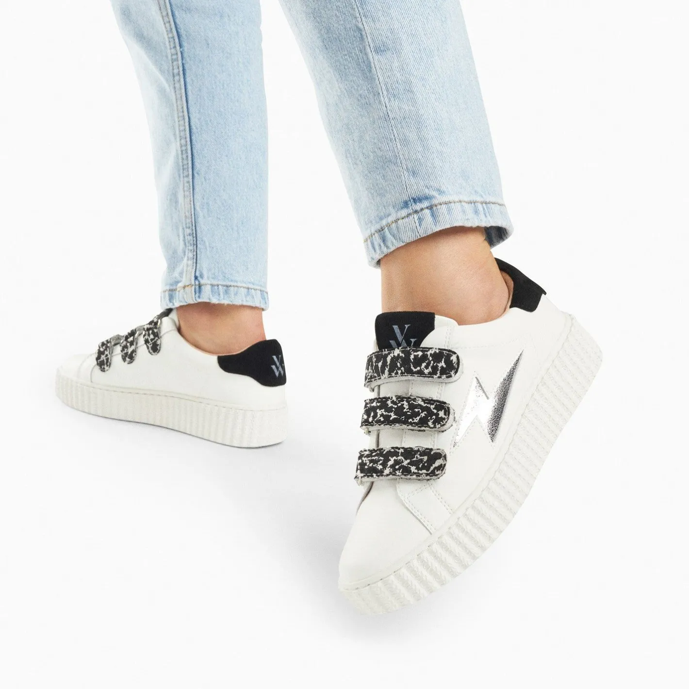 Vanessa Wu Baskets Eclair Lyanna Blanc Et Argent A Scratchs Leopard Noirs Best