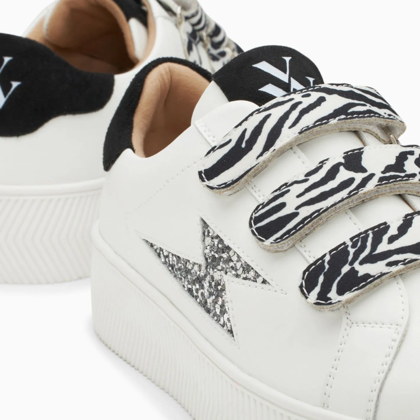 Vanessa Wu Baskets Eclair Noura Blanc Et Argent A Scratchs Zebre Sale