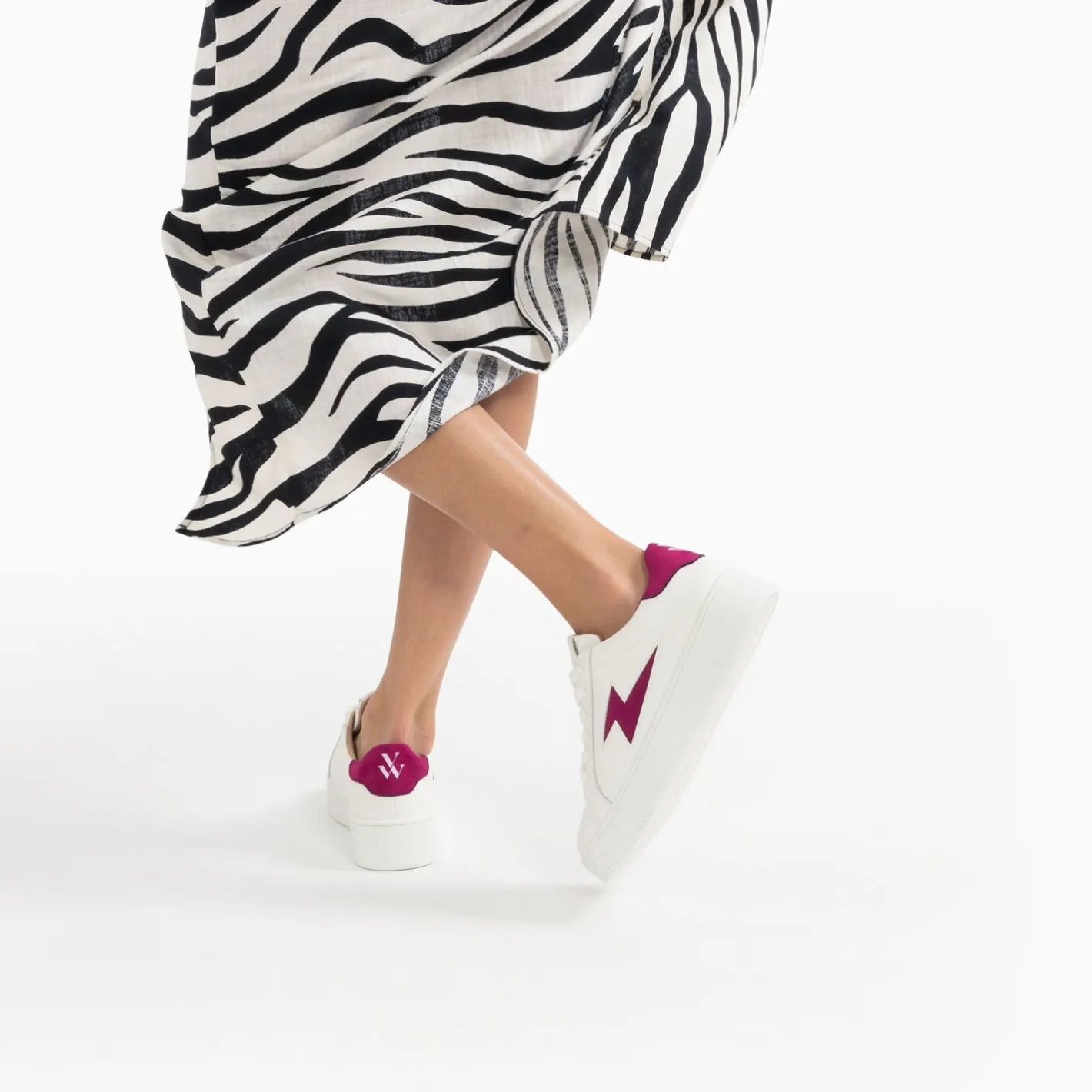 Vanessa Wu Baskets Eclair Tiff Blanc Et Magenta A Lacets Best