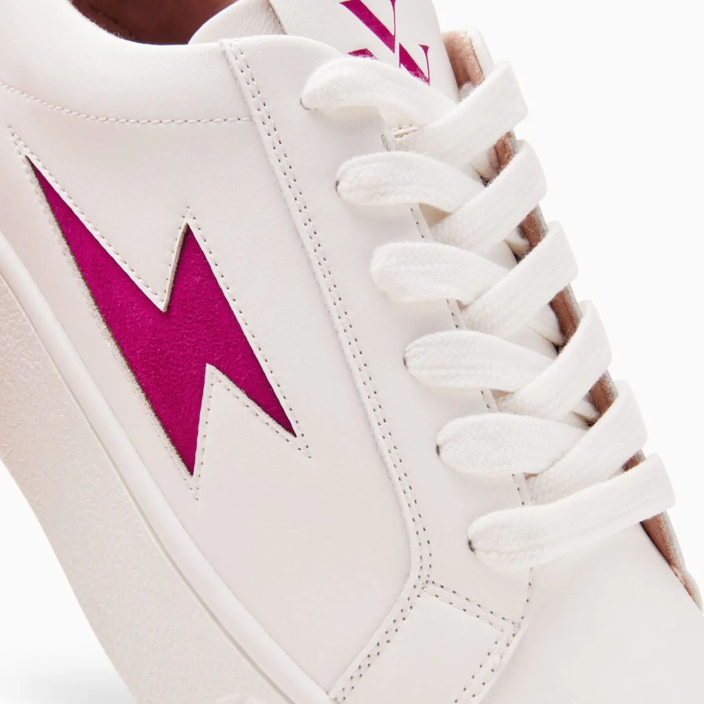 Vanessa Wu Baskets Eclair Tiff Blanc Et Magenta A Lacets Best