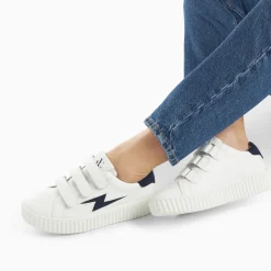 Vanessa Wu Baskets Eclair Vicky Blanc Et Marine A Scratchs Discount