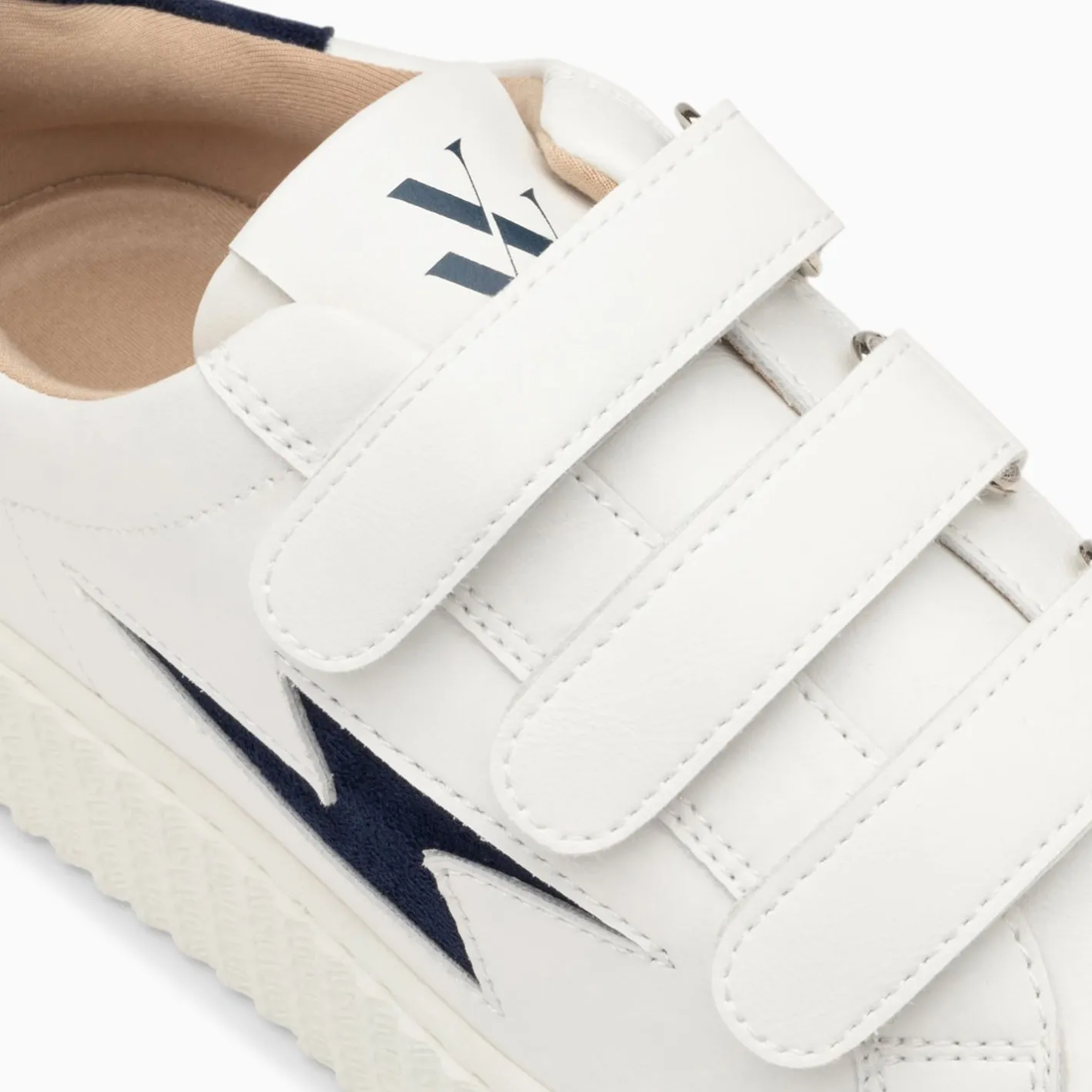 Vanessa Wu Baskets Eclair Vicky Blanc Et Marine A Scratchs Discount