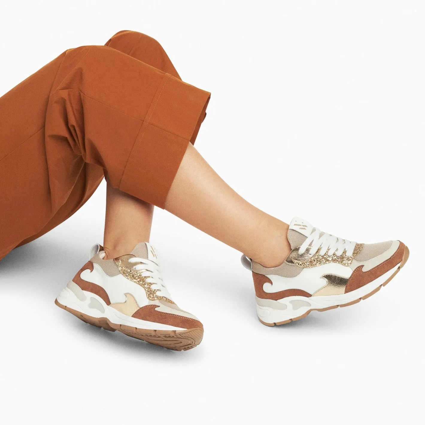Vanessa Wu Baskets Flamme Juliette Blanc Et Camel Discount