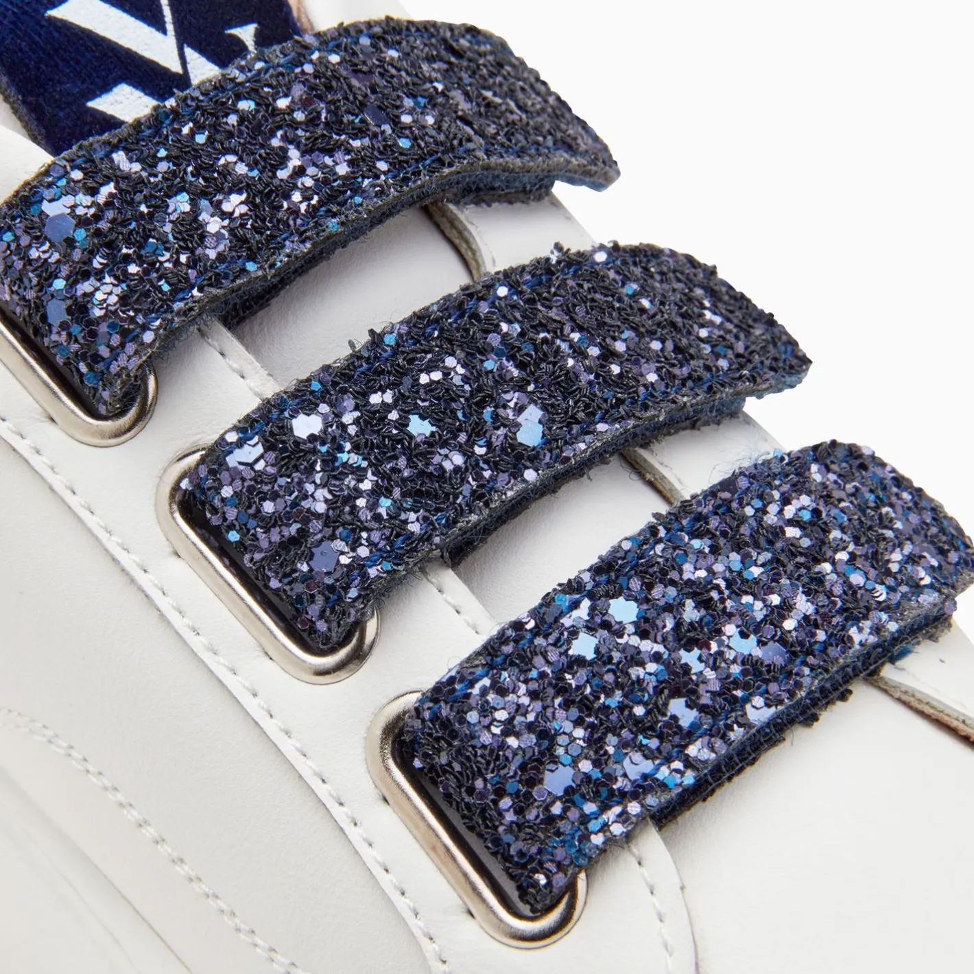 Vanessa Wu Baskets Monica Blanc Et Bleu Marine A Scratchs Glitter Et Plateforme Online