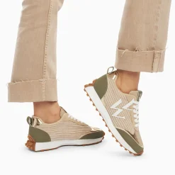 Vanessa Wu Baskets Monogramme Athenais Beige Et Kaki A Semelle Running