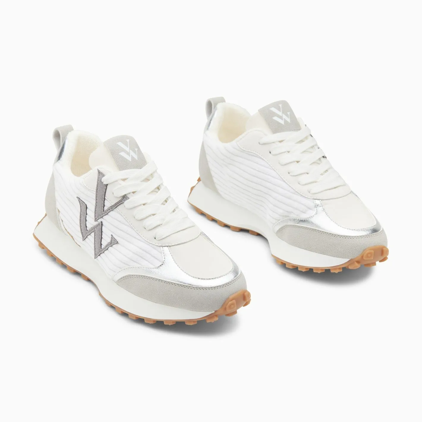 Vanessa Wu Baskets Monogramme Athenais Blanc Et Gris A Semelle Running Best