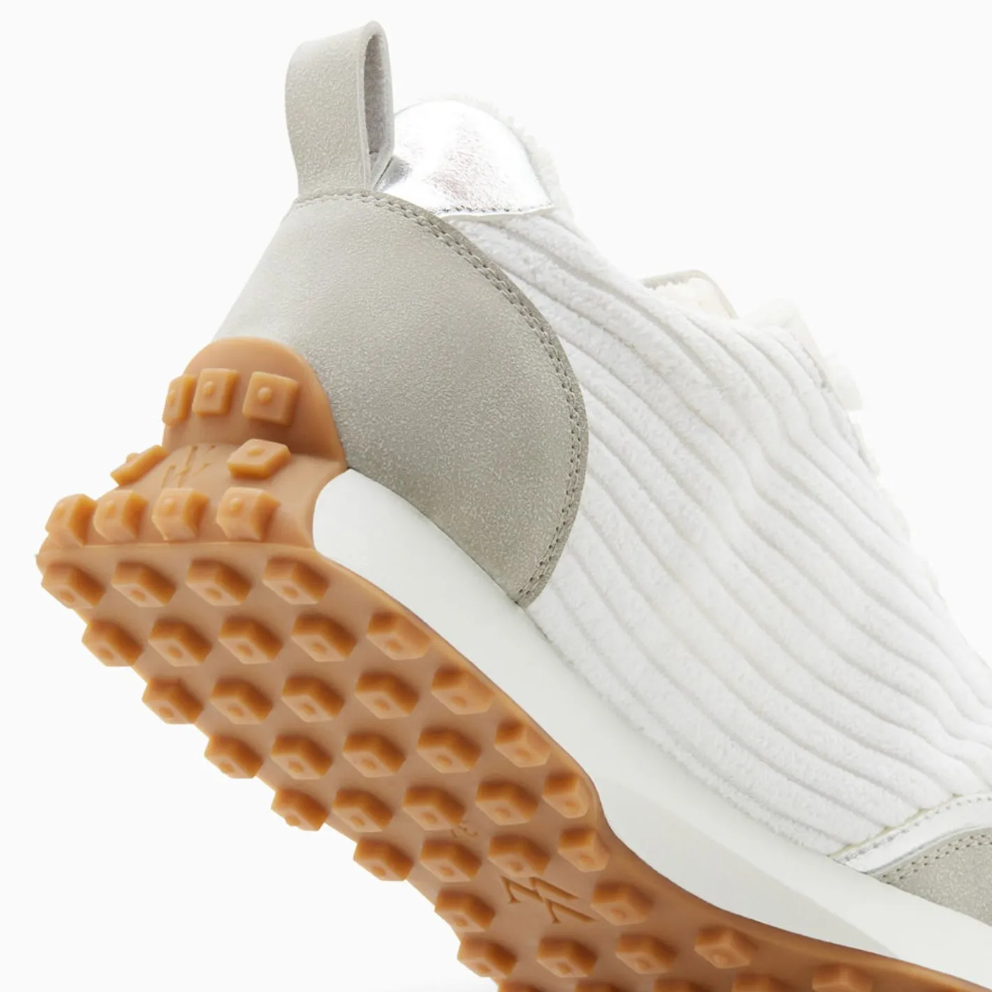 Vanessa Wu Baskets Monogramme Athenais Blanc Et Gris A Semelle Running Best