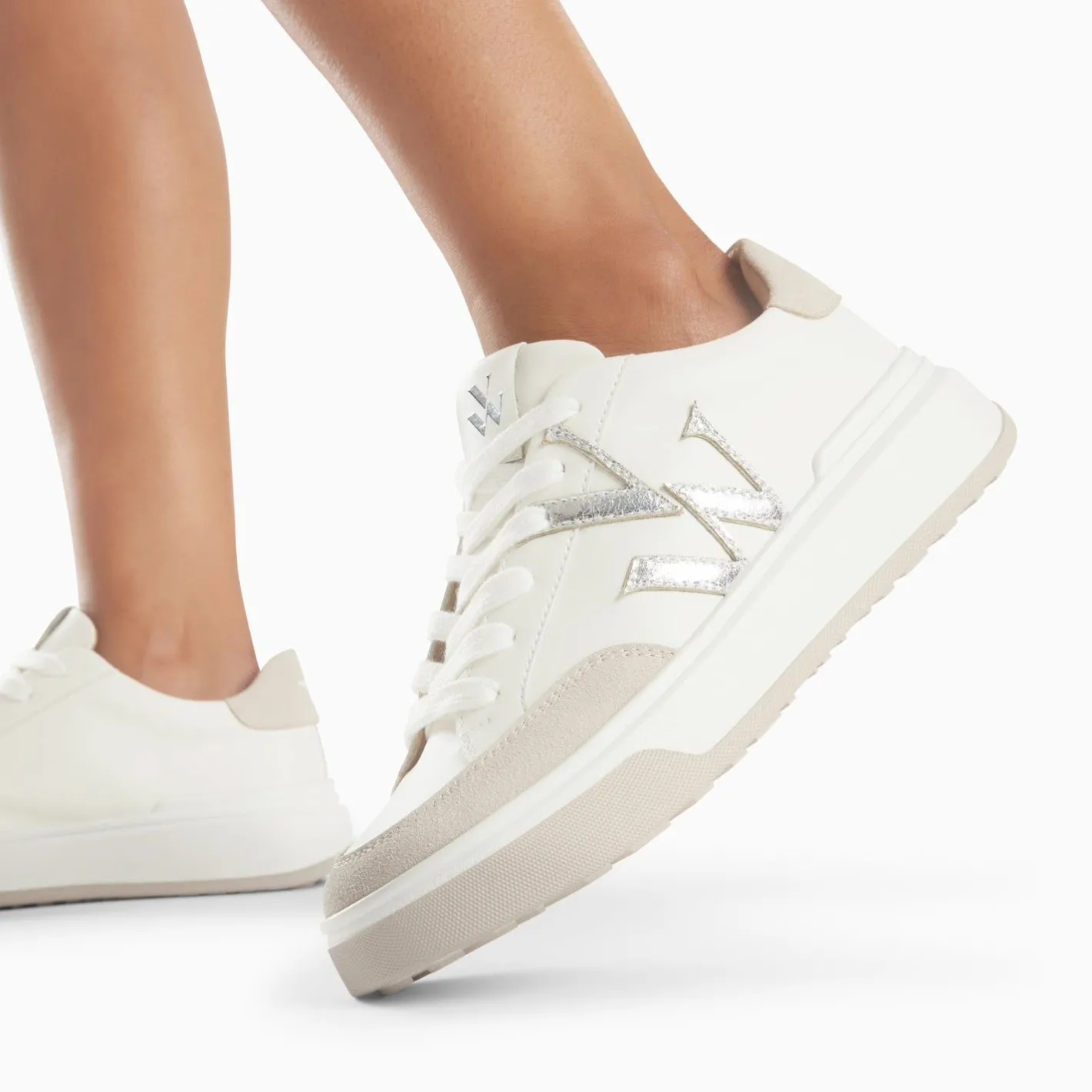 Vanessa Wu Baskets Monogramme Candice Blanc Et Gris Online