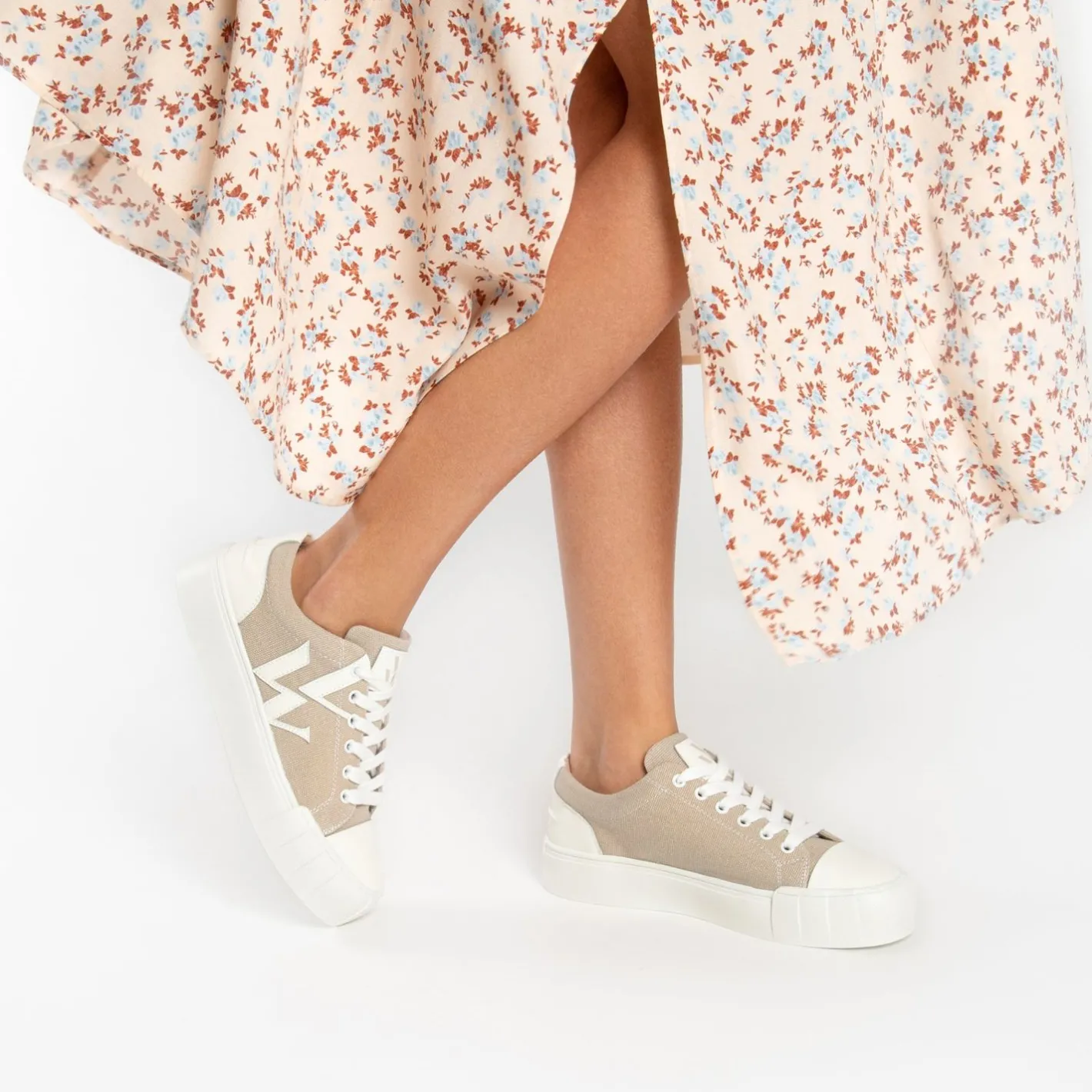 Vanessa Wu Baskets Monogramme Lexie En Tweed Beige Clearance