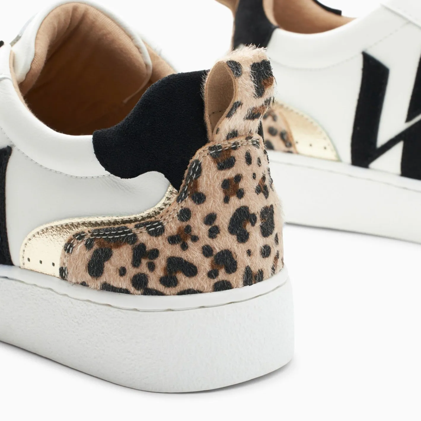 Vanessa Wu Baskets Monogramme Luna Blanc Et Noir Discount