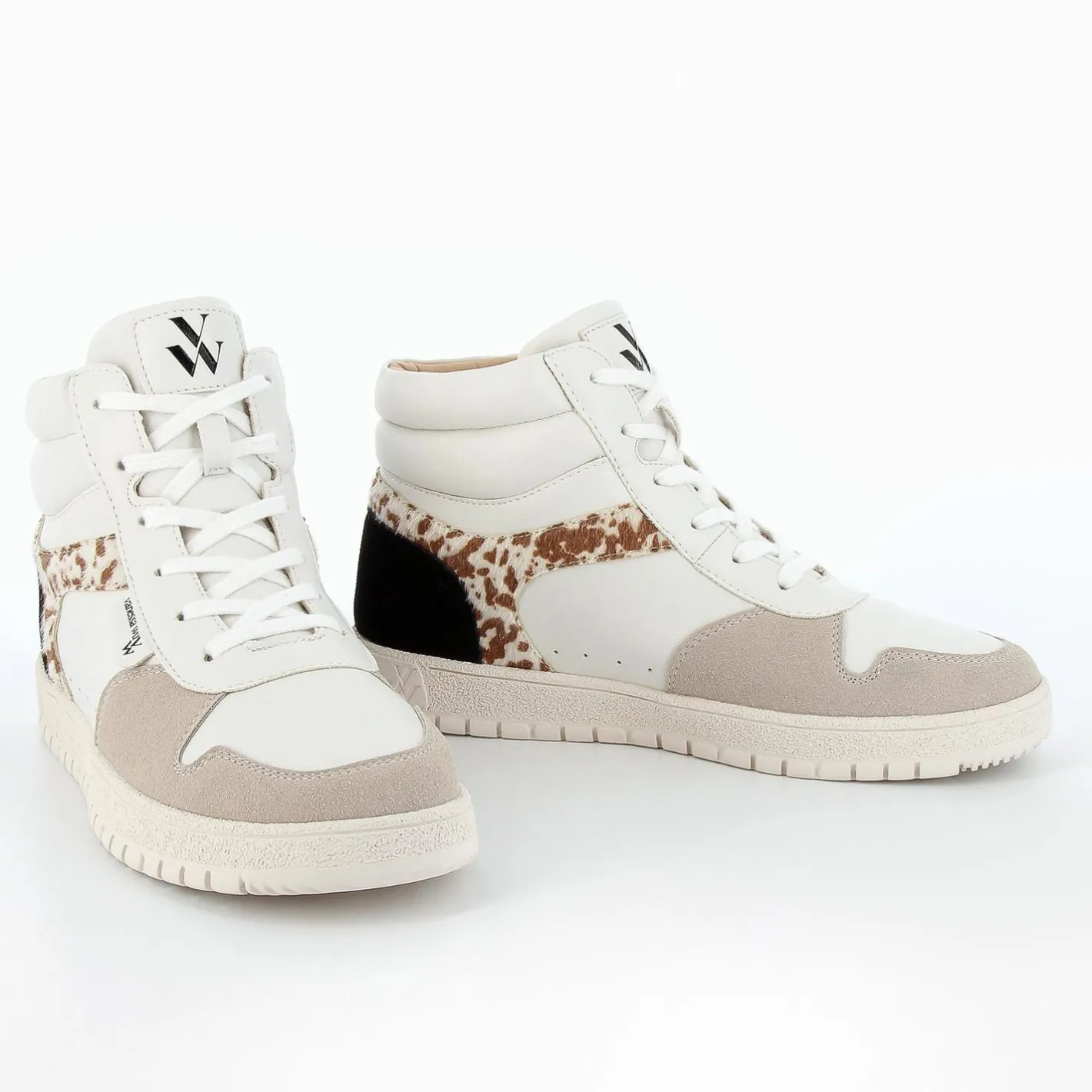 Vanessa Wu Baskets Montantes Kassidy Blanches A Detail Vache Clearance