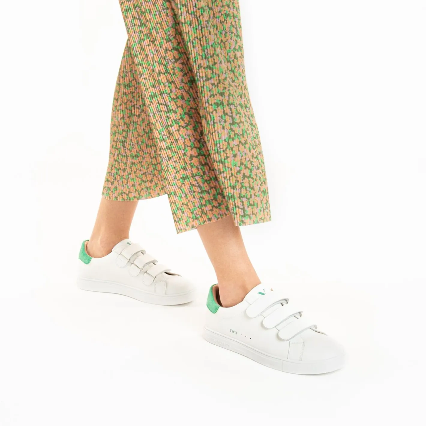 Vanessa Wu Baskets Nour Blanc Et Vert A Scratchs Hot