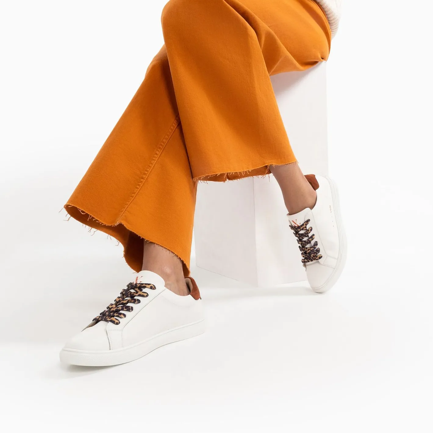 Vanessa Wu Baskets Steph Blanc Et Marron A Lacets Leopard Outlet