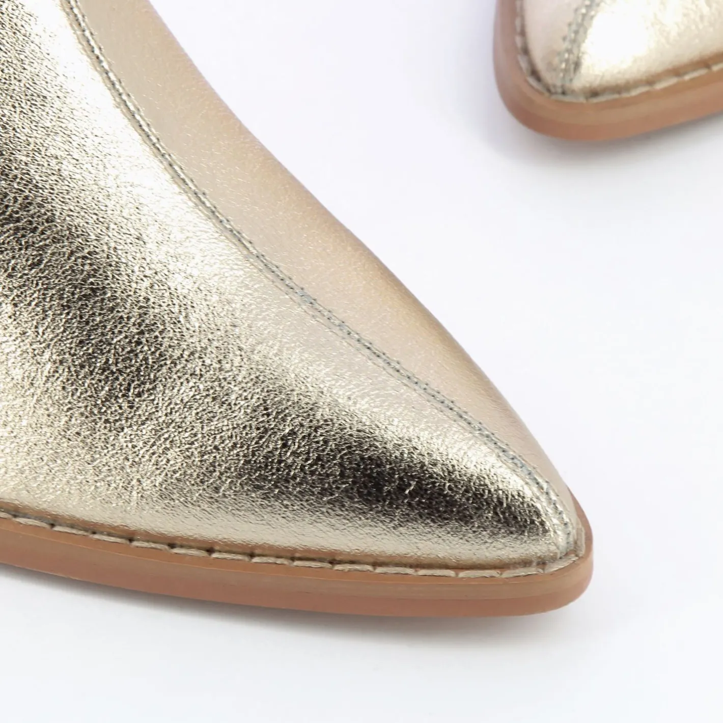 Vanessa Wu Bottines A Talon Julia Or Effet Texture Outlet