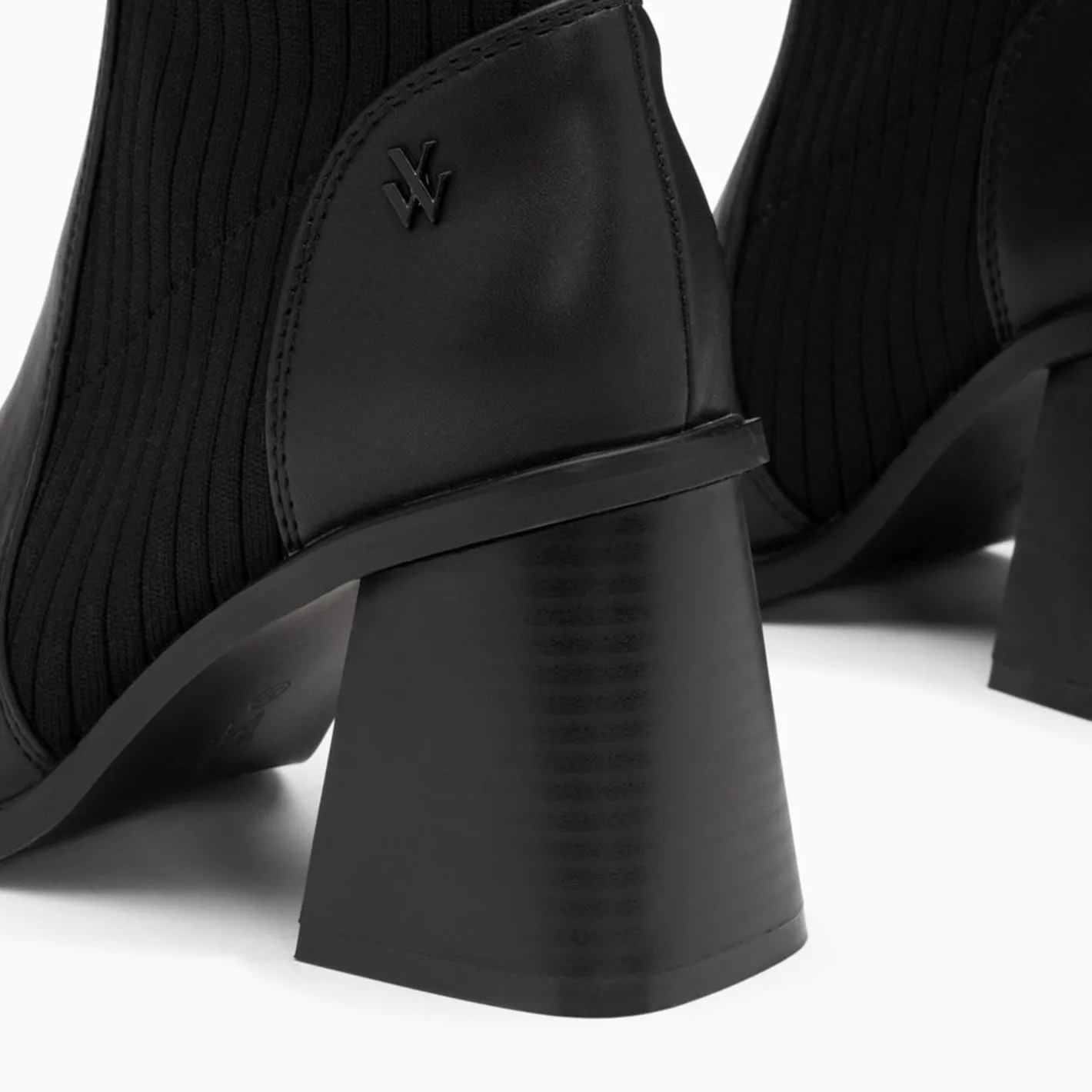 Vanessa Wu Bottines Chaussettes Jinger Noires A Talon Trapeze Best