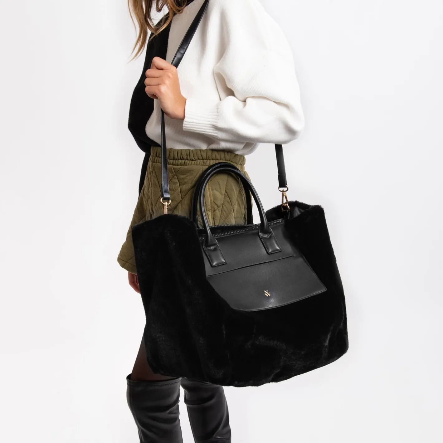 Vanessa Wu Cabas Christiane Noir En Fausse Fourrure