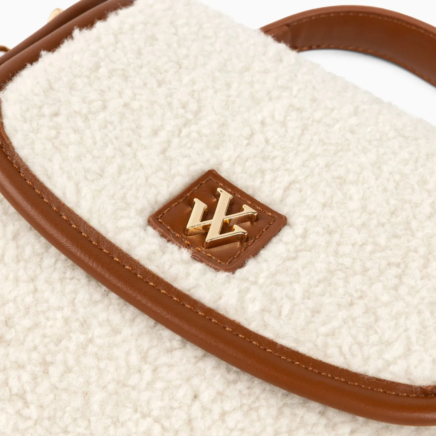 Vanessa Wu Mini Sac A Main Victoria Ivoire Et Camel En Faux Shearling Online
