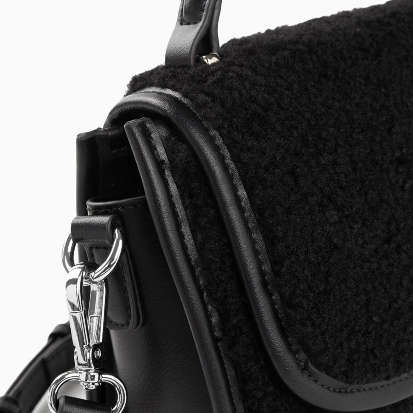 Vanessa Wu Mini Sac A Main Victoria Noir En Faux Shearling Best