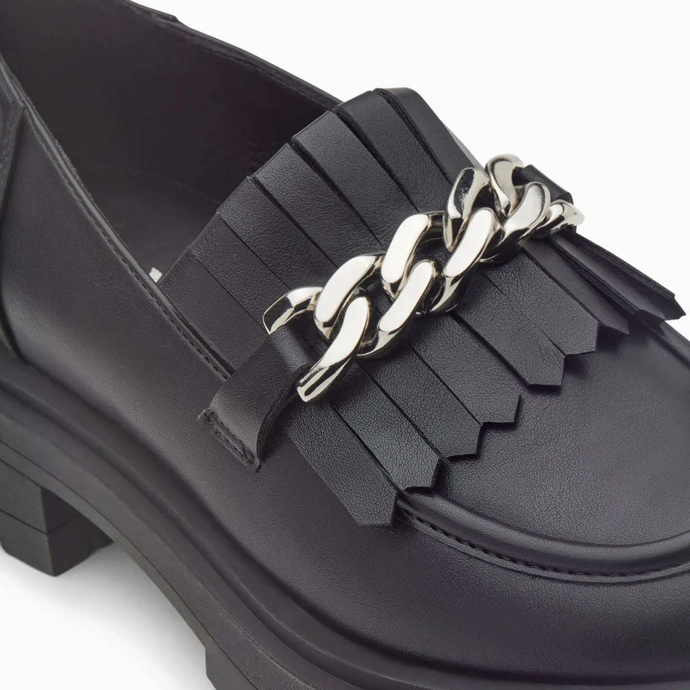 Vanessa Wu Mocassins Angele Noirs A Chaine Argent Et Semelle Crantee Hot