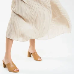 Vanessa Wu Mules A Talon Melaurie Camel Effet Tresse Clearance