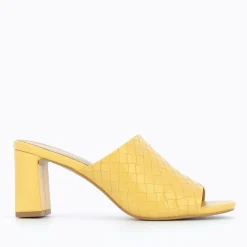 Vanessa Wu Mules A Talon Melaurie Jaunes Effet Tresse