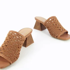 Vanessa Wu Mules A Talon Sandrine Camel Tressees Facon Cannage Outlet