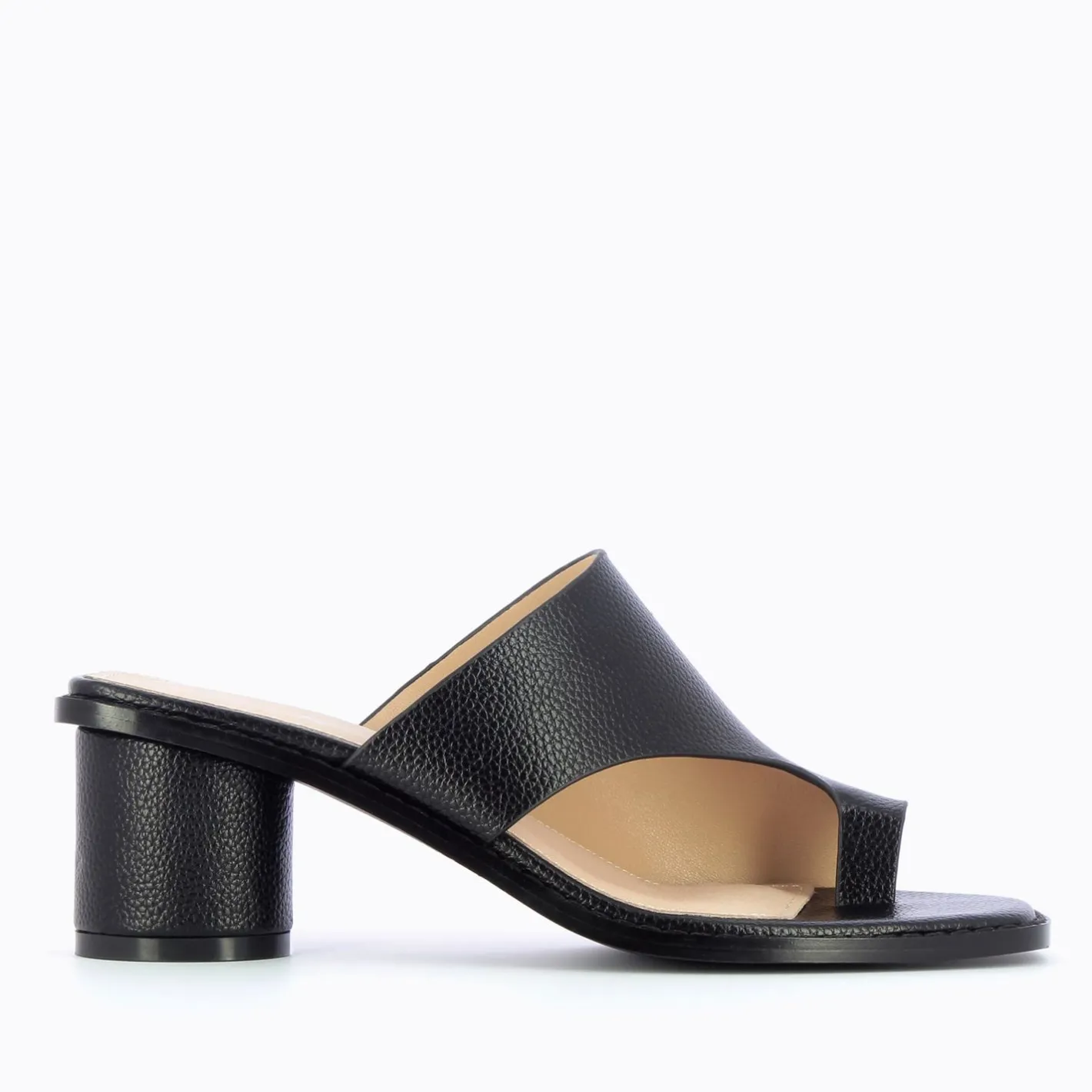 Vanessa Wu Mules Cyrielle Noires Passe-Pouce A Talon Rond Outlet