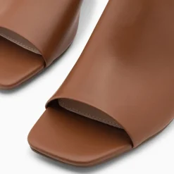 Vanessa Wu Mules Peep-Toe Helene Camel A Talon Hot