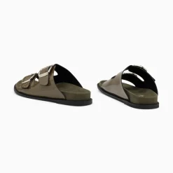Vanessa Wu Mules Plates Celia Kaki Verni A Boucles Oversize Outlet
