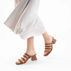 Vanessa Wu Mules Vera Multibrides Cafe A Talon Pyramide Discount