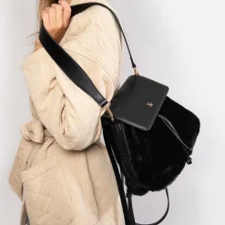 Vanessa Wu Sac A Dos Edith Noir En Fausse Fourrure Outlet