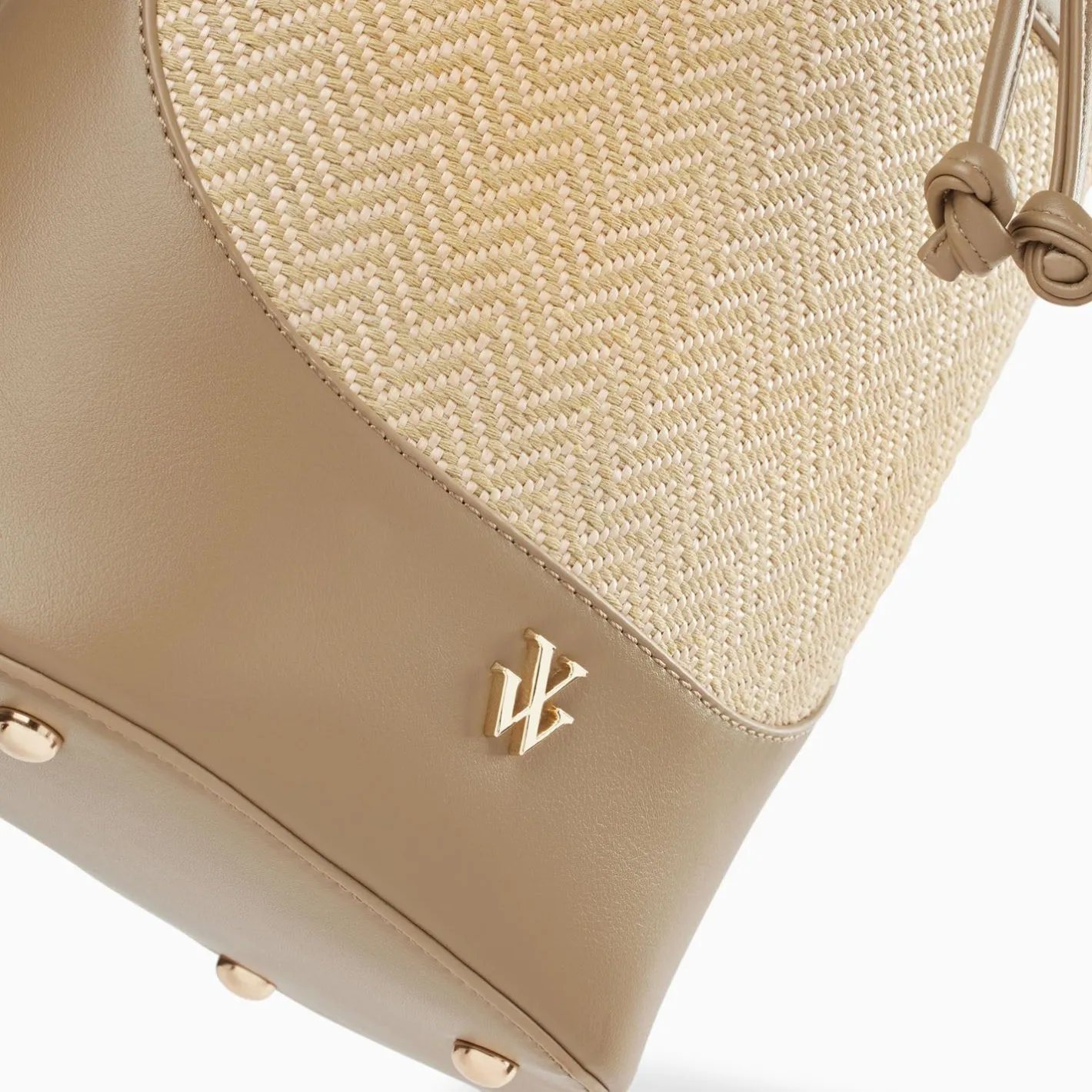 Vanessa Wu Sac Seau Maryline Taupe En Raphia Tresse