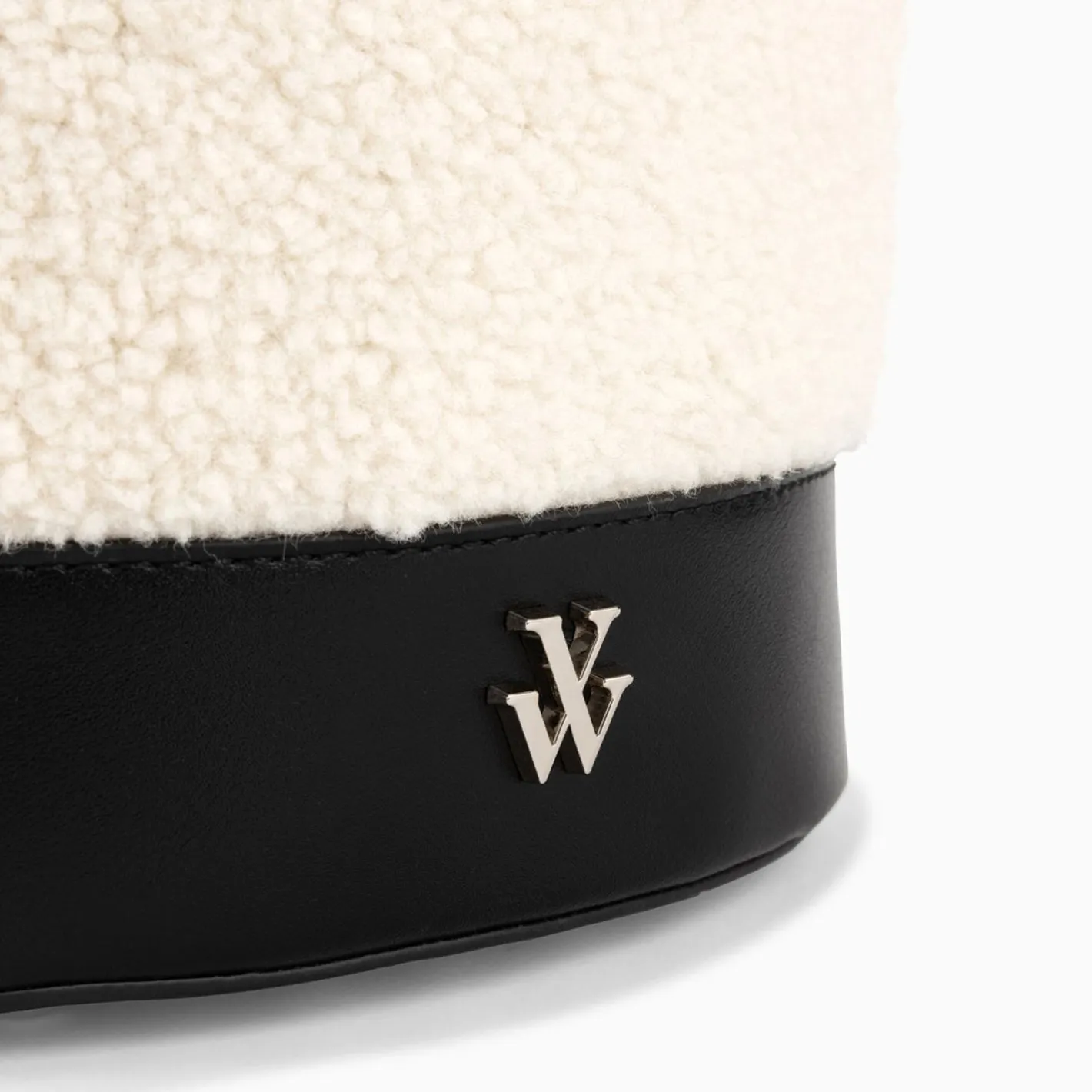 Vanessa Wu Sac Seau Milou Ivoire Et Noir En Faux Shearling