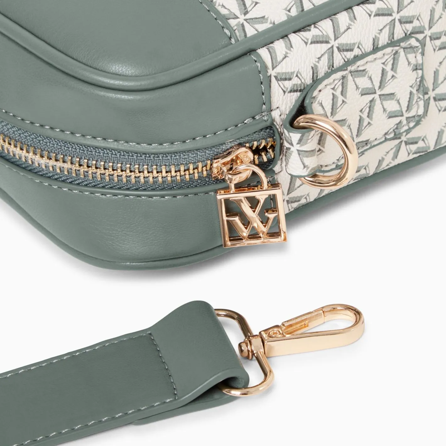Vanessa Wu Sacoche Manelle Verte A Toile Monogramme Outlet