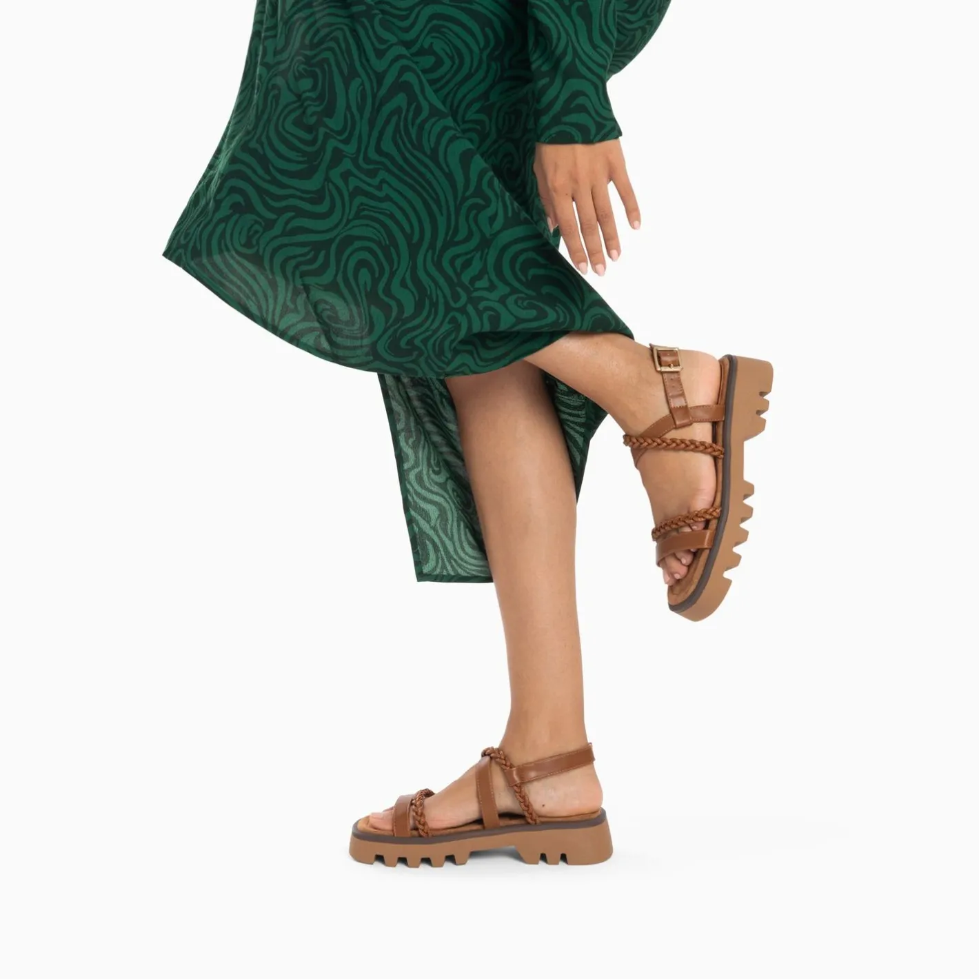 Vanessa Wu Sandales Bonnie Camel A Brides Tressees Et Plateforme Crantee Best