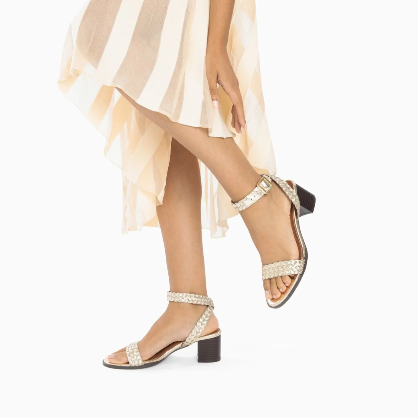 Vanessa Wu Sandales Eugenie Or A Brides Tressees Sale