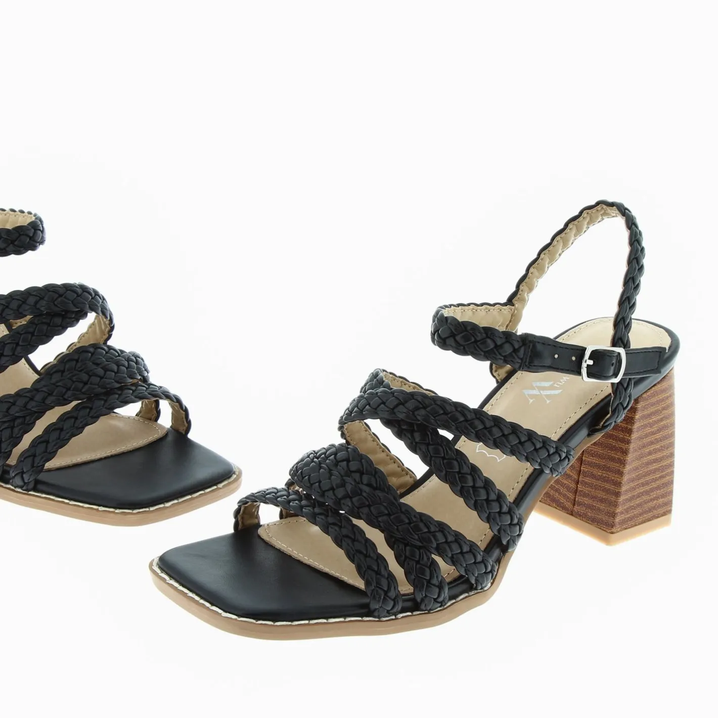 Vanessa Wu Sandales Miranda Noires A Multibrides Tressees Et Talon Haut Outlet