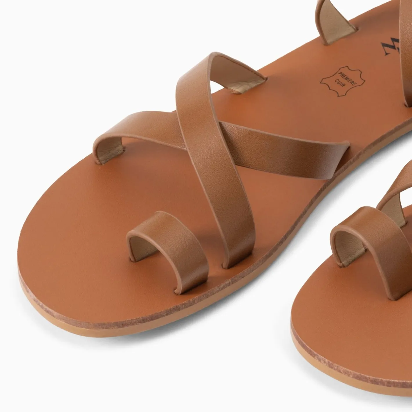 Vanessa Wu Sandales Plates Cassiopee Camel A Laniere De Cheville Trois Tours Et Passe-Pouce Discount